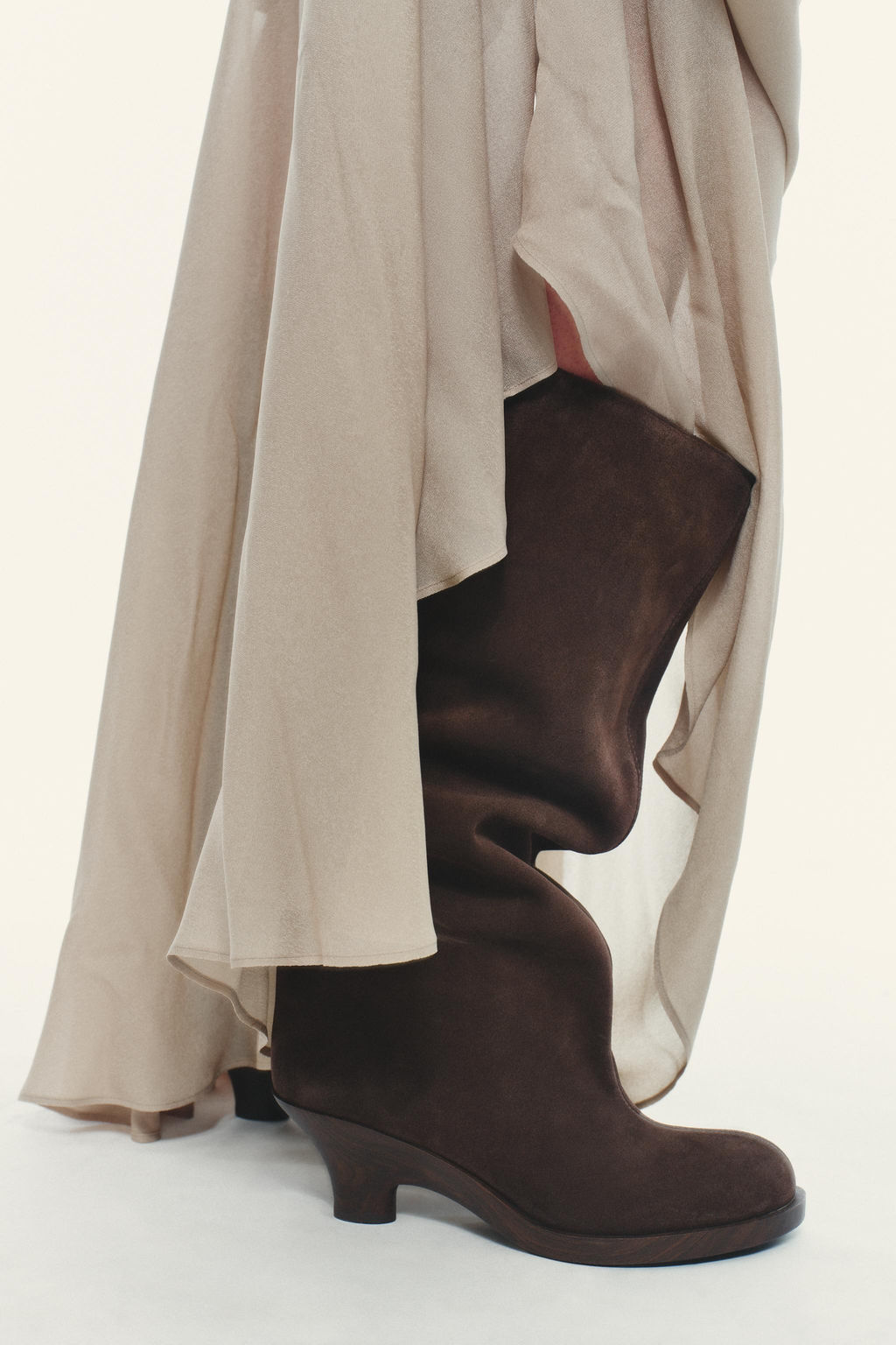 SPLIT SUEDE KITTEN HEEL BOOTS - Zara фото 2