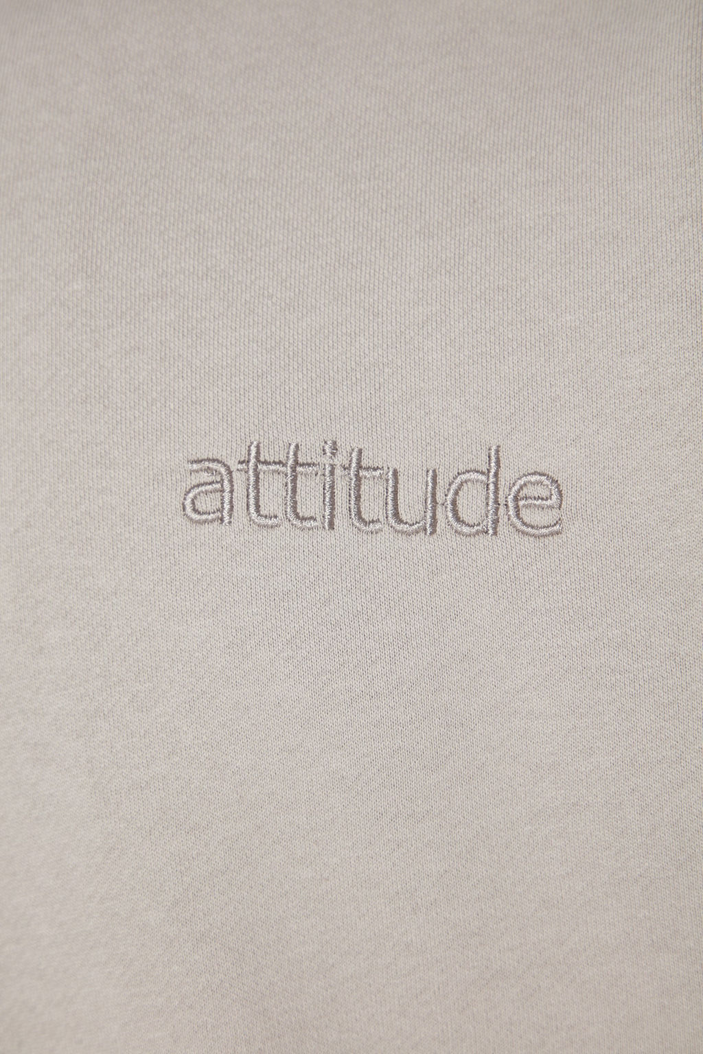 TRENDYOL MAN Gri Premium Bisiklet Yaka Oversize/Genis Kesim Yaz? Nak?sl? Diagonal Sweatshirt TMNAW24SW00039 - Trendyolmilla фото 10