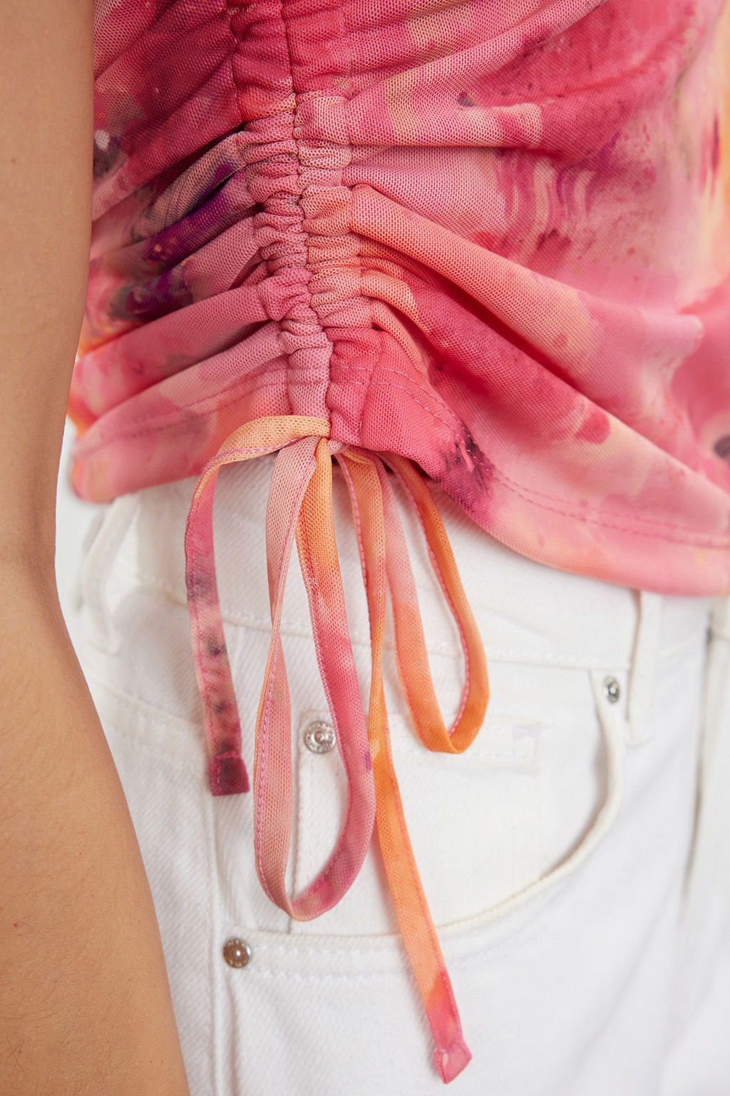 Pembe Soyut Desenli Boyundan Baglamal? Buzgu/Drape Detayl? Vucuda Oturan Orme Bluz TWOSS24BZ00630