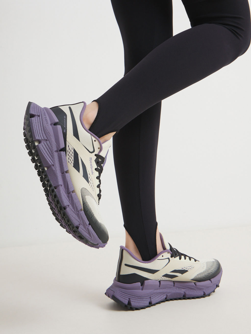 Женские кроссовки REEBOK FLOATZIG ADVENTURE 1