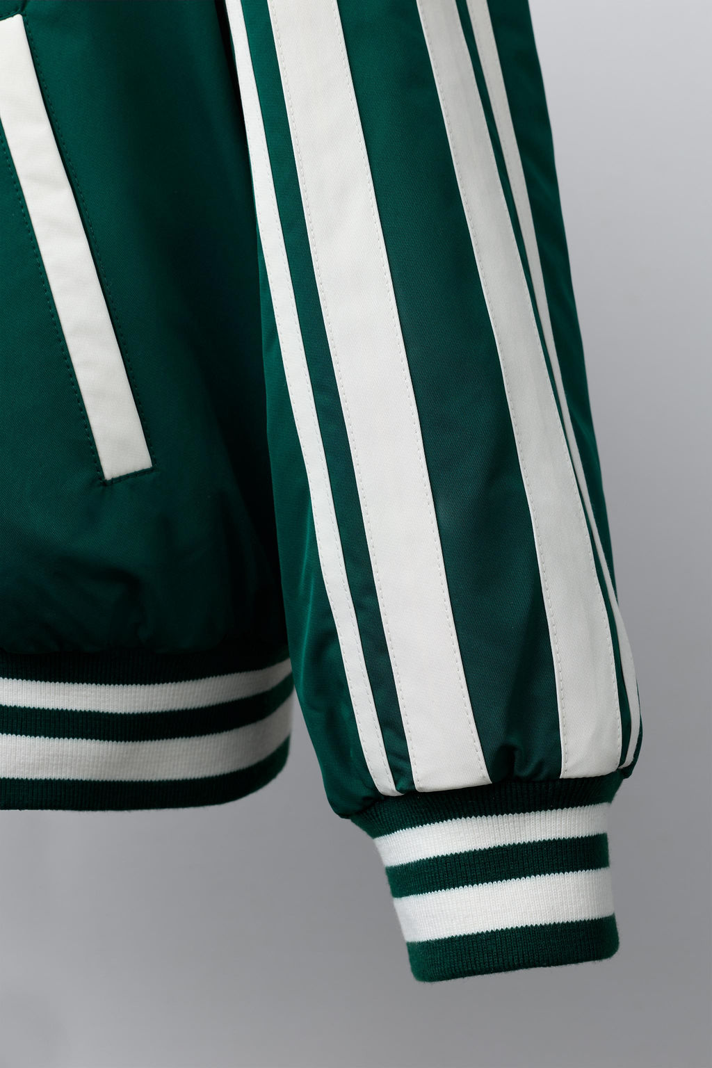 QUILTED VARSITY BOMBER JACKET WITH DETACHABLE HOOD - Zara фото 7