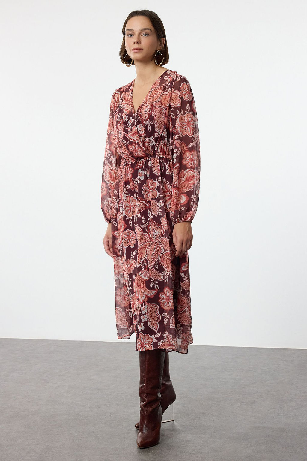 TRENDYOLMILLA Bordo Cicekli Kruvaze Yaka A Kesim Midi Sifon Astarl? Dokuma Elbise TWOAW25EL00431  фото 2