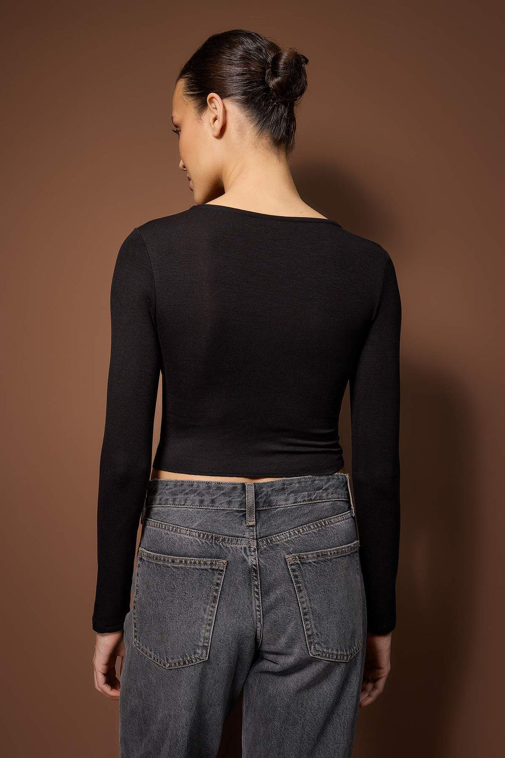 Siyah Aksesuar Detayl? Asimetrik Fitted/Vucuda Oturan Orme Bluz TWOAW26BZ00322 - Trendyolmilla фото 4