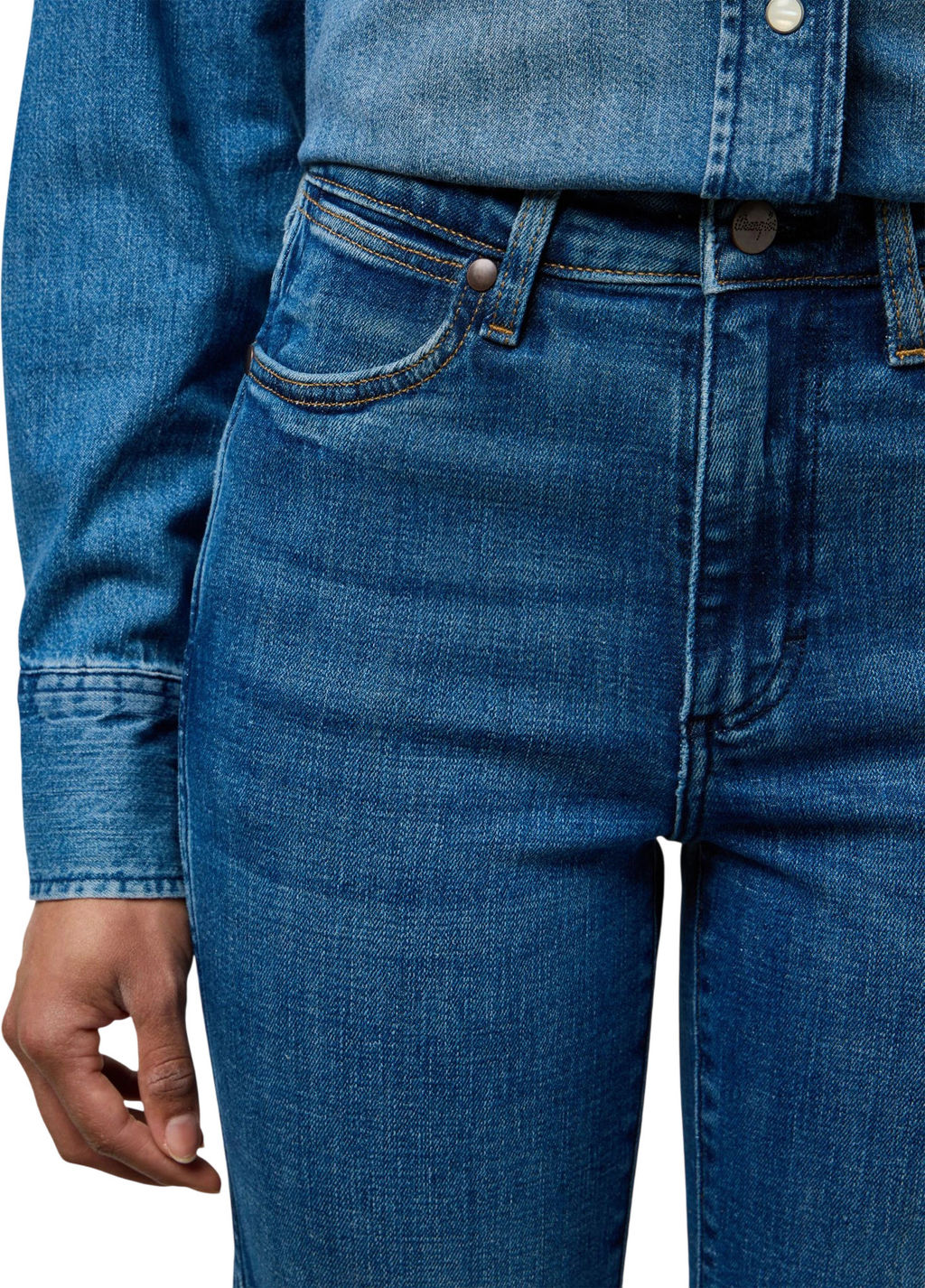 Джинсы женские