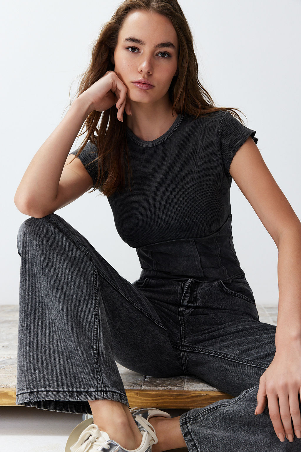 Antrasit Duz Y?kamal? Slim Bisiklet Yaka Crop Orme Bluz TWOSS24BZ00405