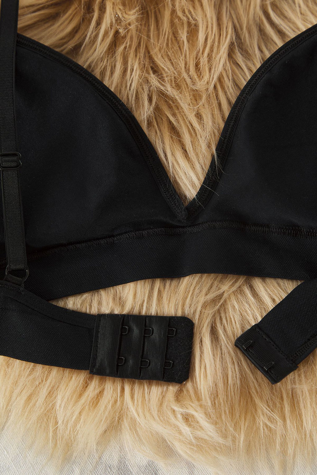 TRENDYOLMILLA Siyah Seamless/Dikissiz Balensiz Kapl? Ucgen Orme Sutyen THMSS25SU00032 фото 8