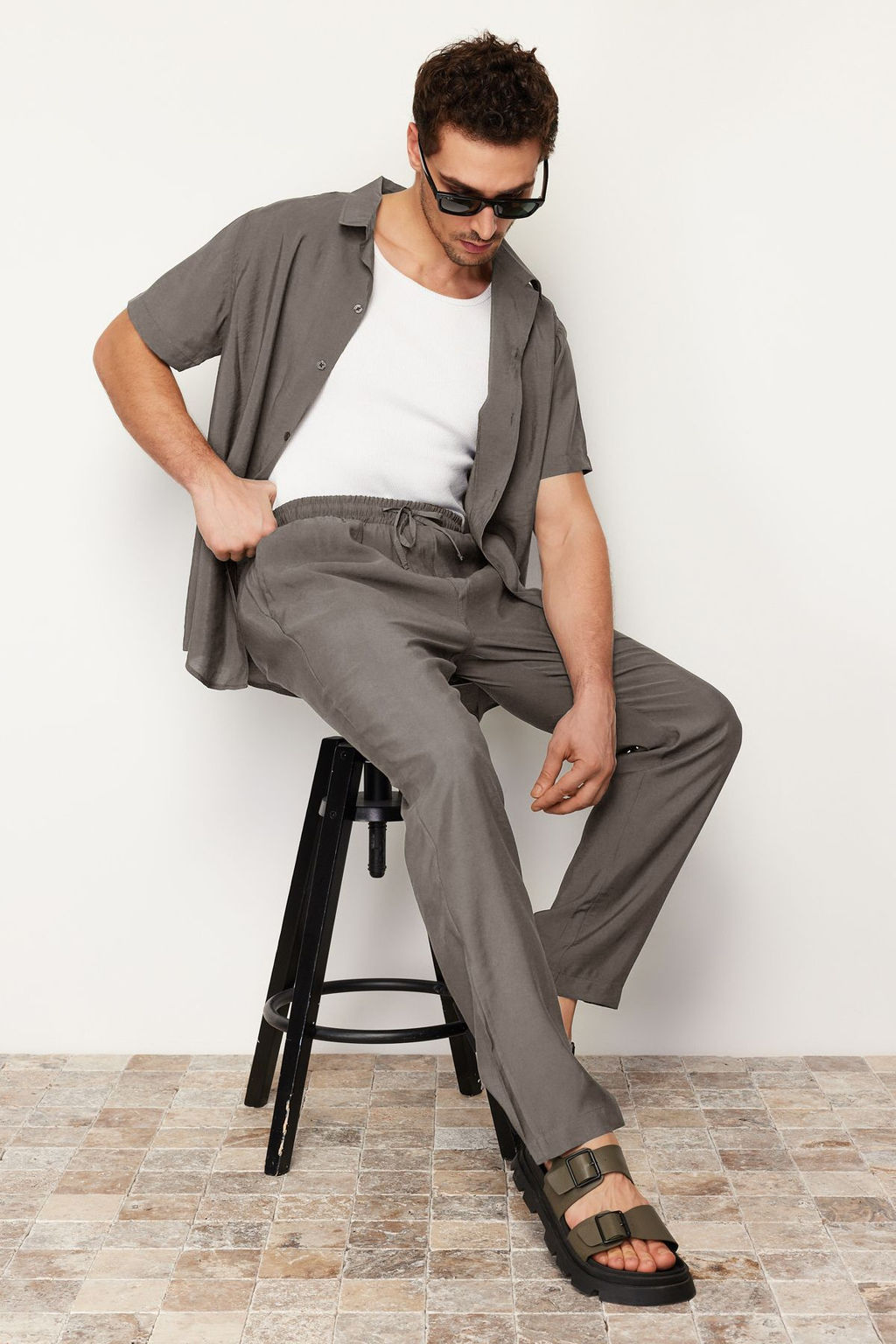 TRENDYOL MAN Haki Regular Fit Lastikli Beli Baglamal? Modal Kar?s?ml? Yumusak Tuseli Pantolon TMNSS24PL00000 - Trendyolmilla фото 4