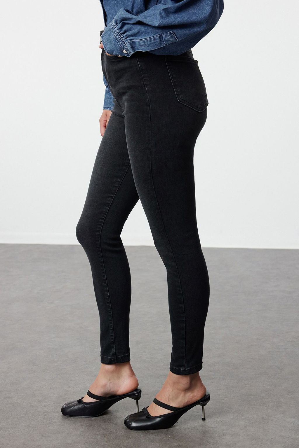 Antrasit Premium Yuksek Bel Skinny Jeans TWOAW25JE00000 - Trendyolmilla фото 3