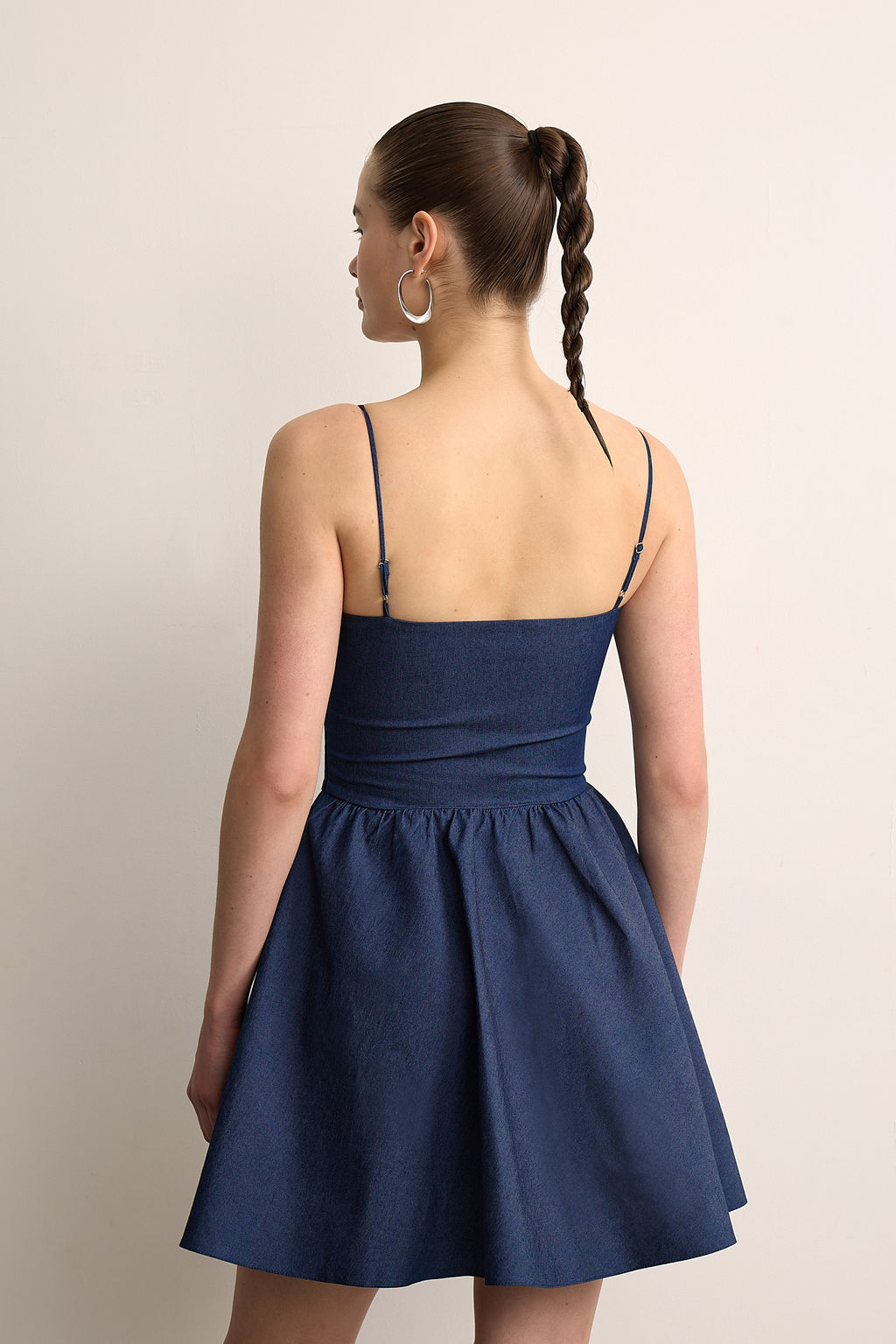 Платье мини из джинсы на бретелях - Mollis фото 4