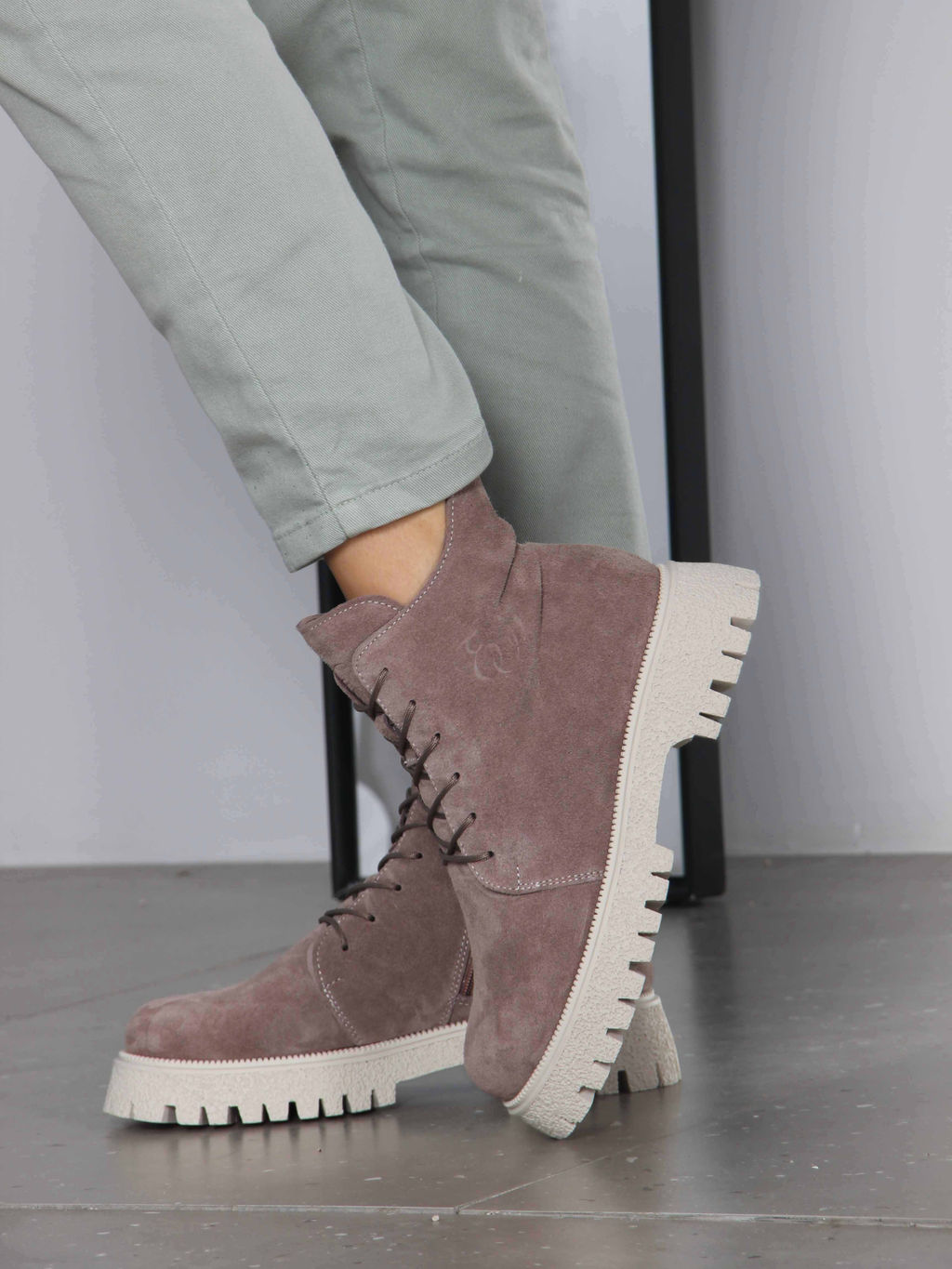 Ботинки 228.V.1541be. Капучино замша/Байка