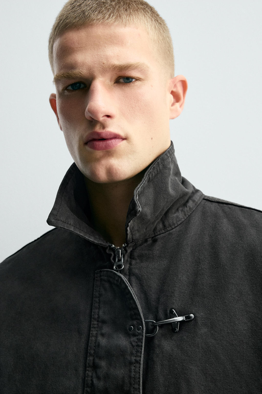 CROPPED FIT JACKET WITH METAL TOGGLES - Zara фото 5