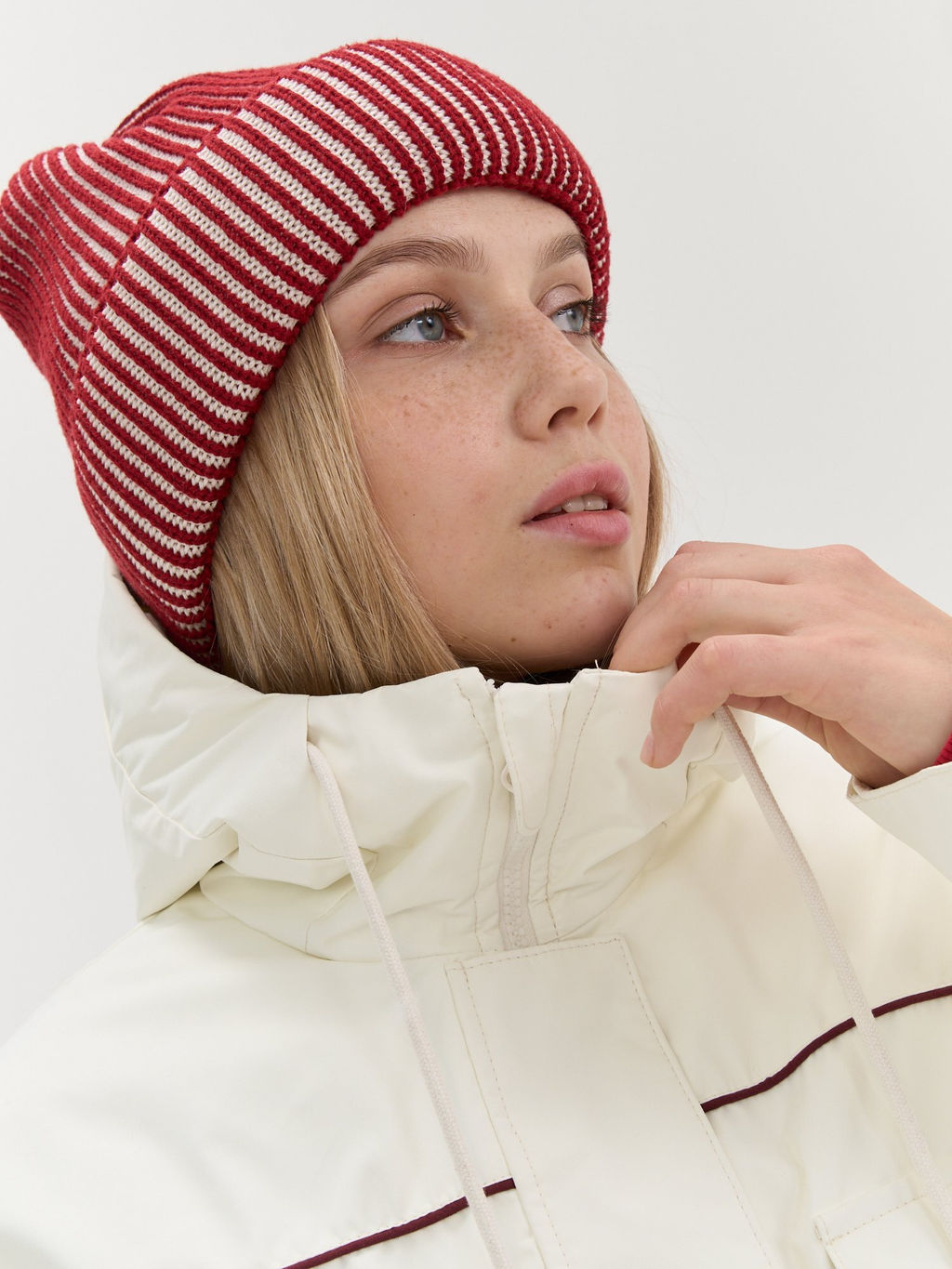 Шапка хлопковая с двойным отворотом "Брусника/Молоко"