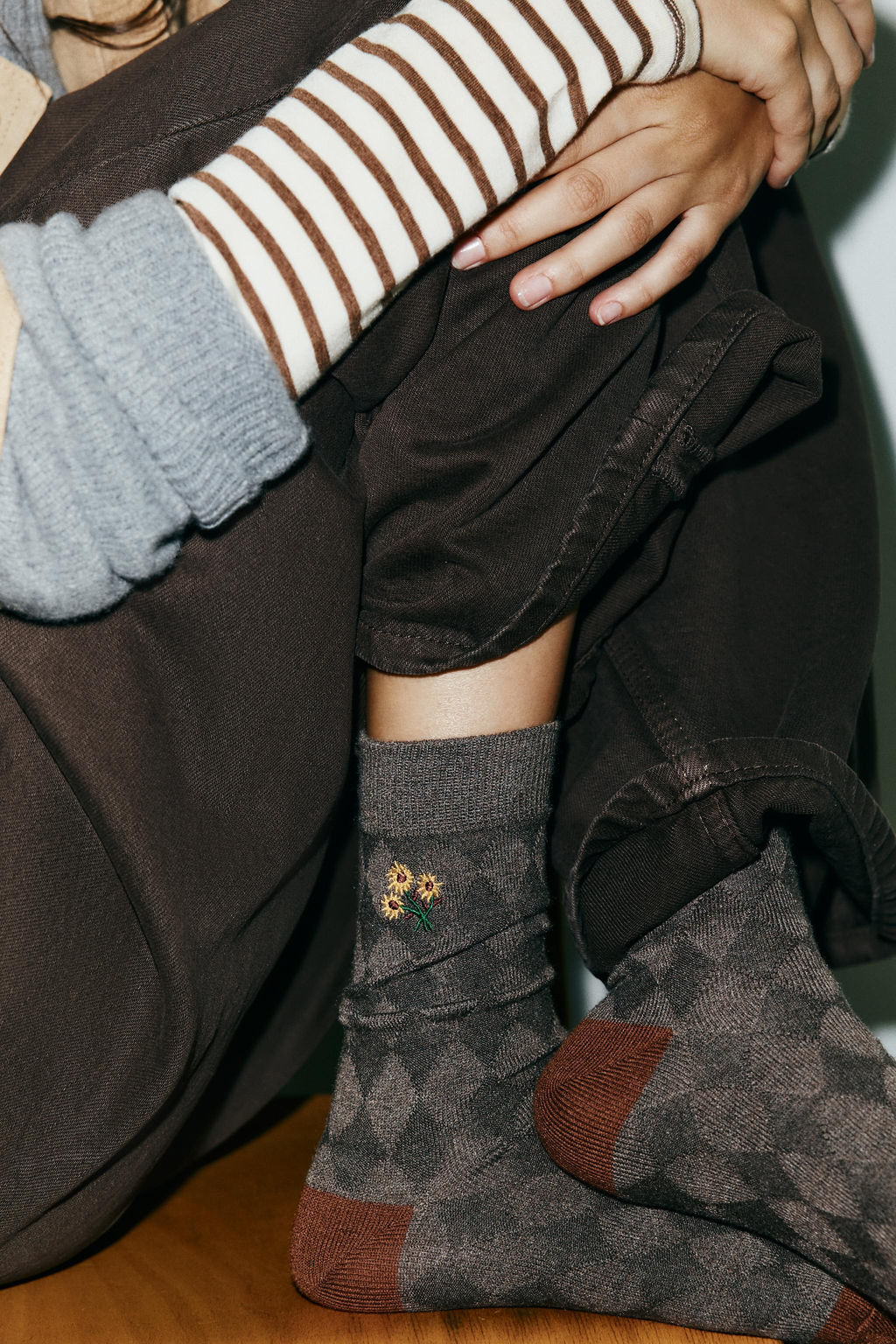 EMBROIDERED ARGYLE SOCKS