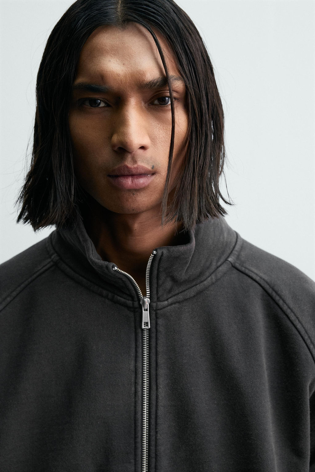 SUDADERA RELAXED FIT LAVADO / Antracita oscuro - Zara фото 5