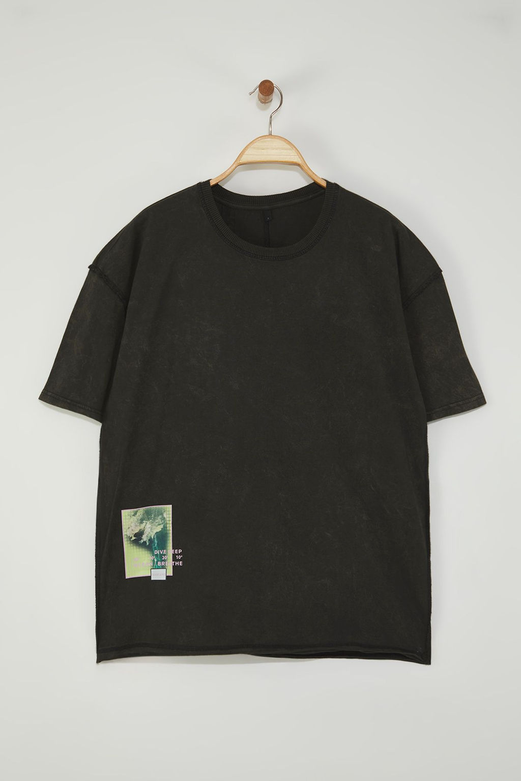 TRENDYOL MAN Siyah Oversize/Genis Kesim Dikis Detayl? Bask?l? T-Shirt TMNSS25TS00101 - Trendyolmilla фото 6