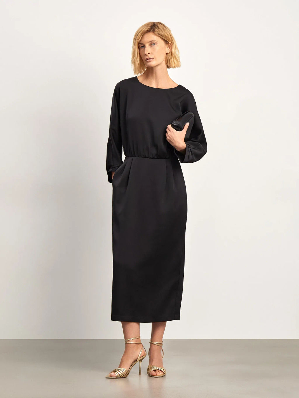 Платье Emka футляр с вырезом на спине чёрный из вискозы фото 2