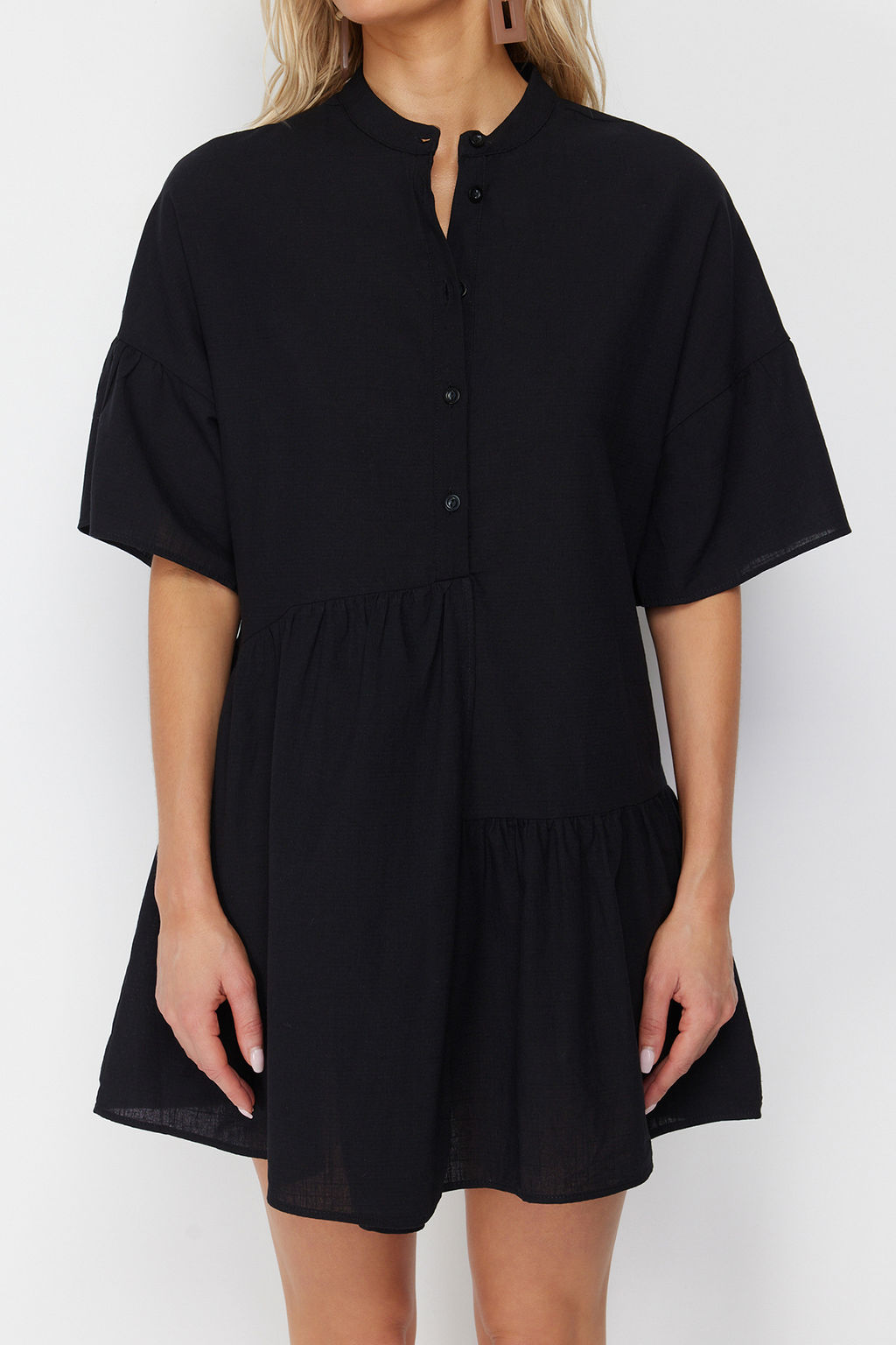 TRENDYOLMILLA Siyah Dokuma Flaml? Pamuk Genis Kal?p Mini Plaj Elbisesi TBESS20EL0873  фото 18