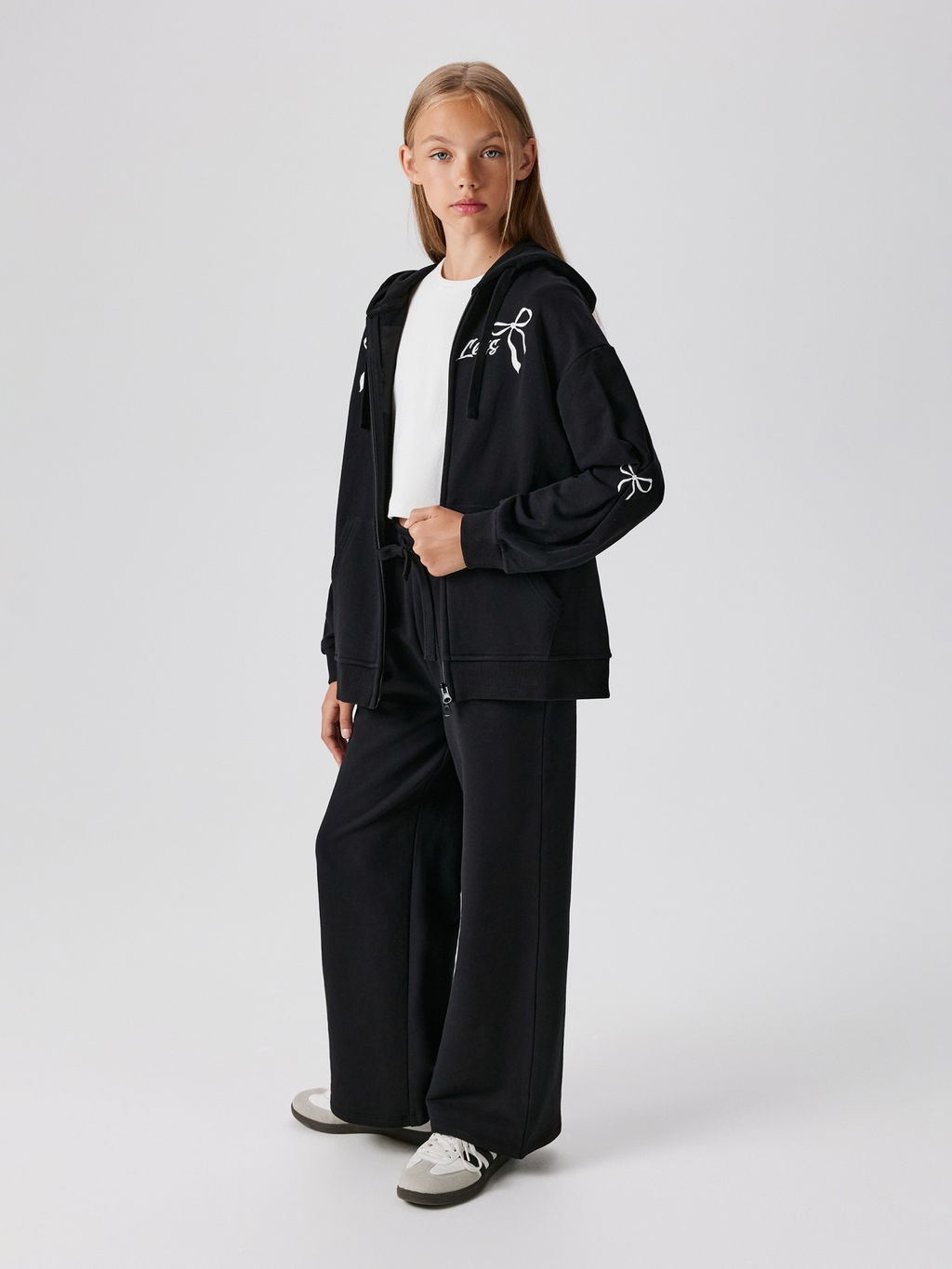 ACOOLA / Куртка (толстовка) детская для девочек Nazina_jk черный  фото 2