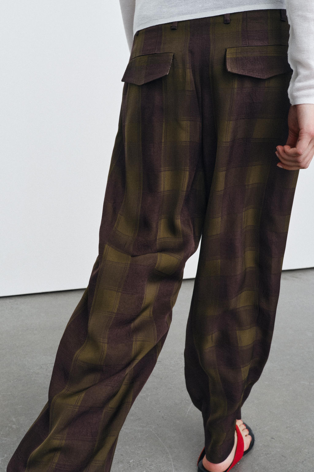ZW COLLECTION FLOWING CHECK TROUSERS - Zara фото 9