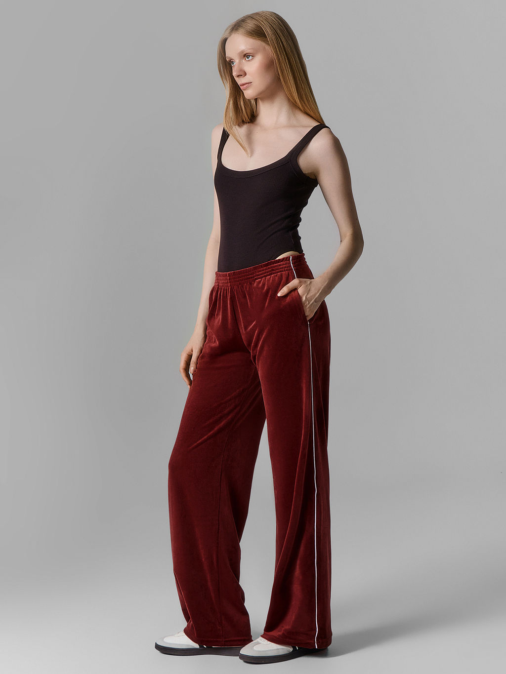 Брюки спортивные женские бордовые велюровые - Mark formelle фото 4