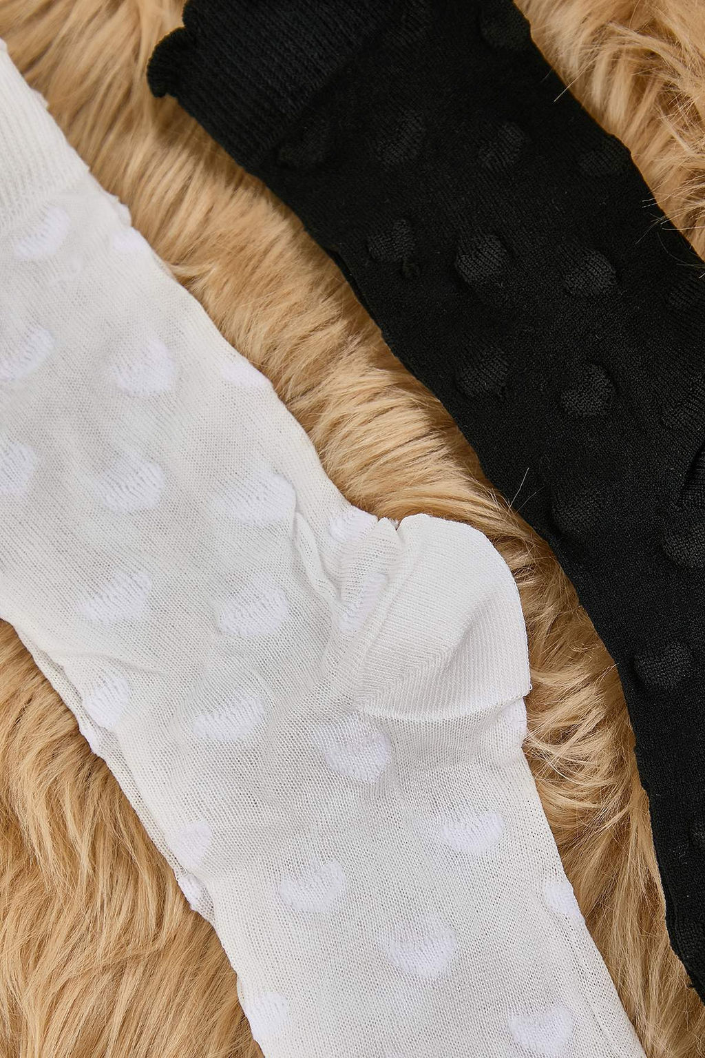 Siyah-Beyaz 2li Kalp Jakar Orme Corap THMAW26CO00021 - Trendyolmilla фото 2