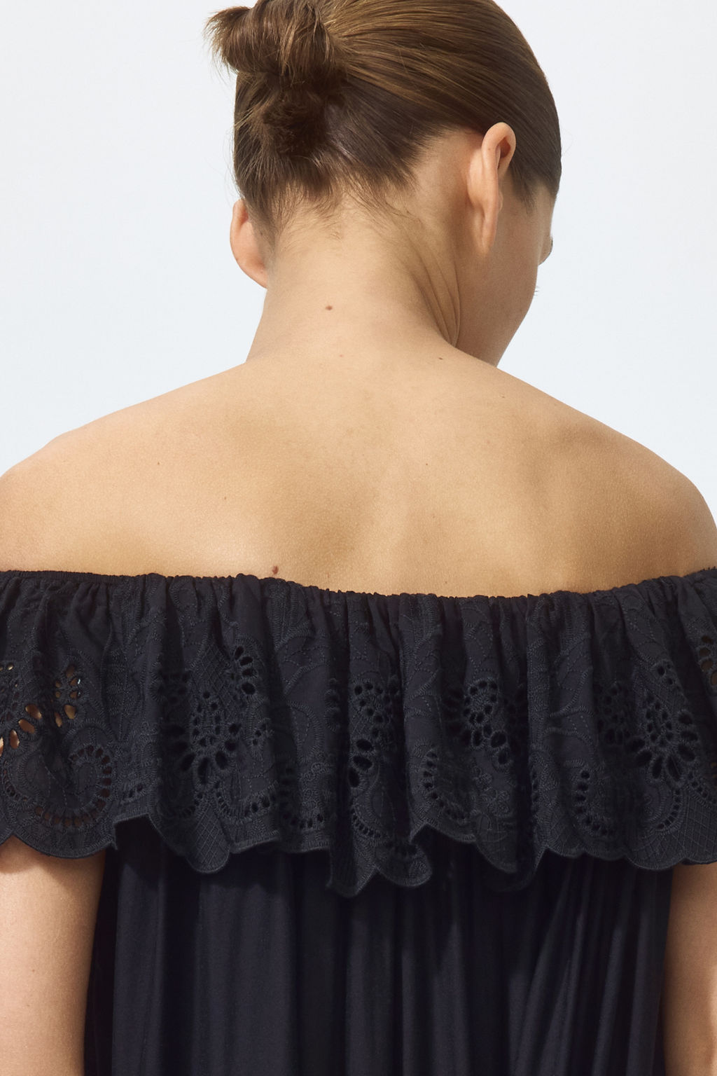 Vestido off-the-shoulder con bordado ingl?s - H&m фото 3