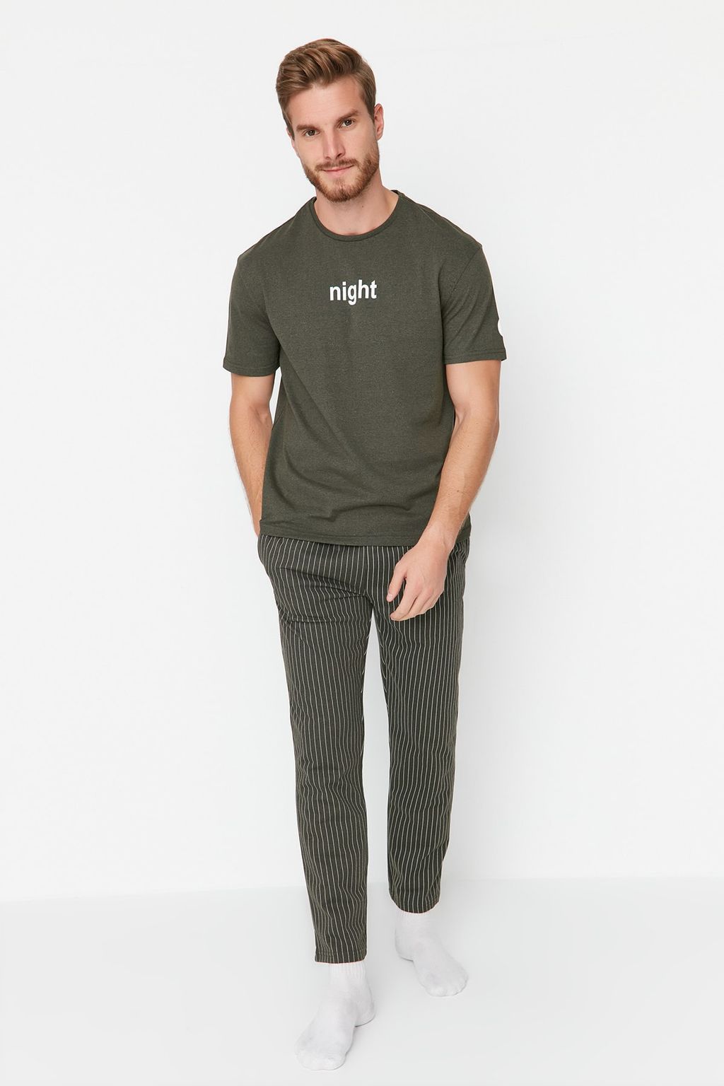 TRENDYOL MAN Lacivert Bask?l? Regular Fit Orme Pijama Tak?m? THMAW21PT0393