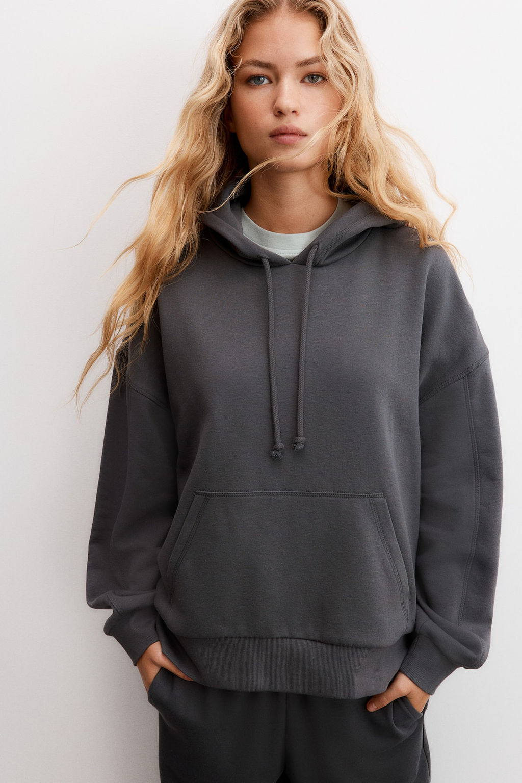Sudadera oversize con capucha - H&m фото 3