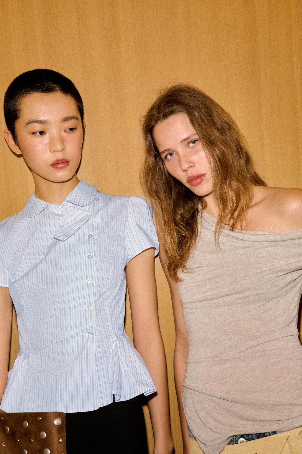 TOP ASIM?TRICO DRAPEADO. / Arena / Vigor? - Zara фото 5