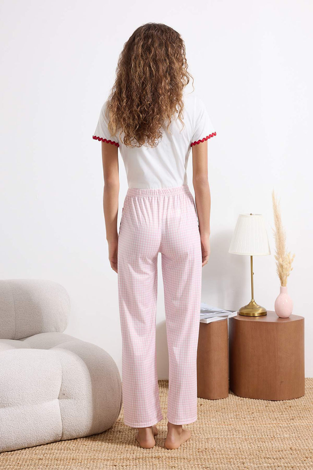 Beyaz-Pembe Ekoseli Kalpli Serit Detayl? Orme Pijama Tak?m? THMSS26PT00063 - Trendyolmilla фото 4