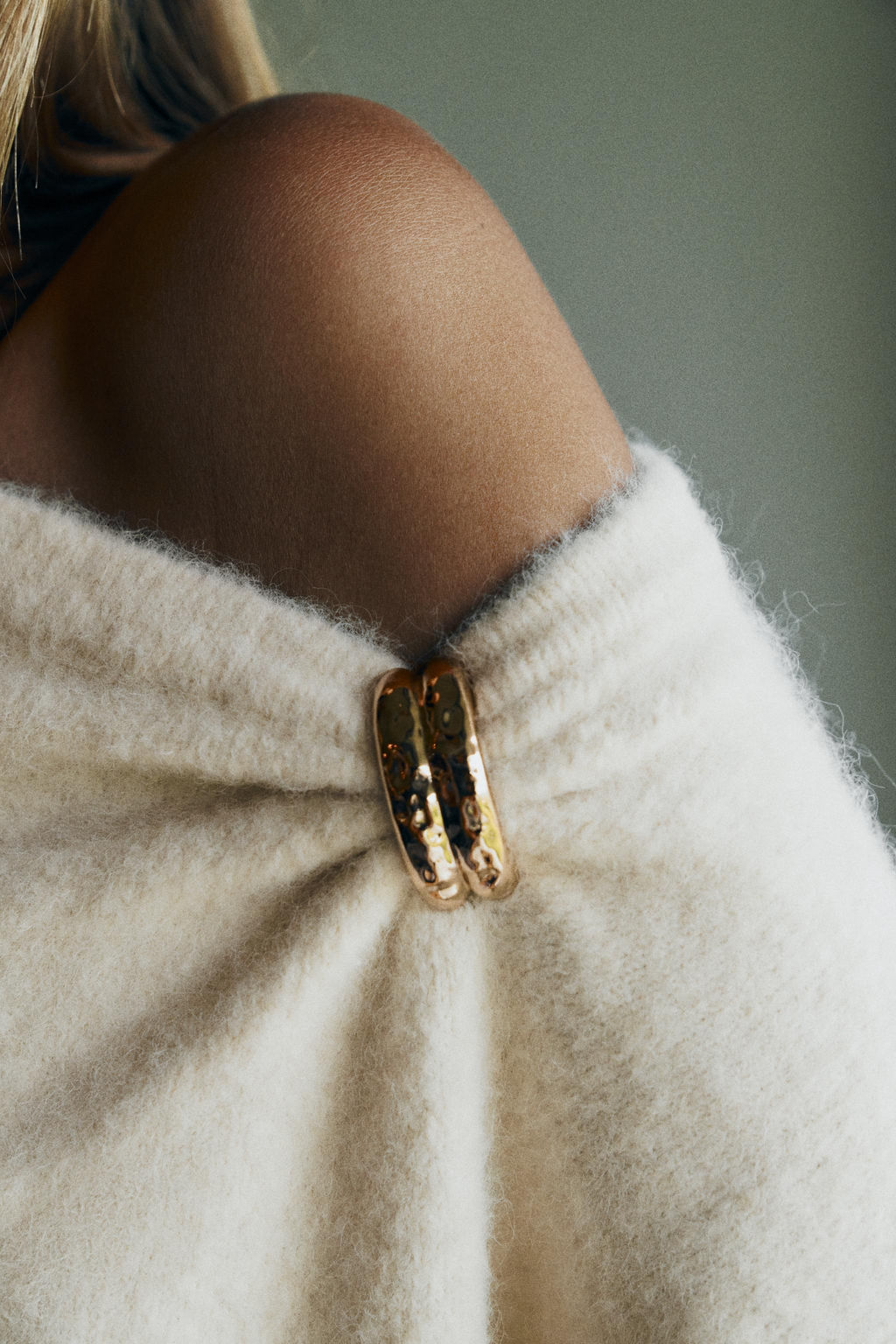 KNIT JUMPER WITH BROOCH - Zara фото 11