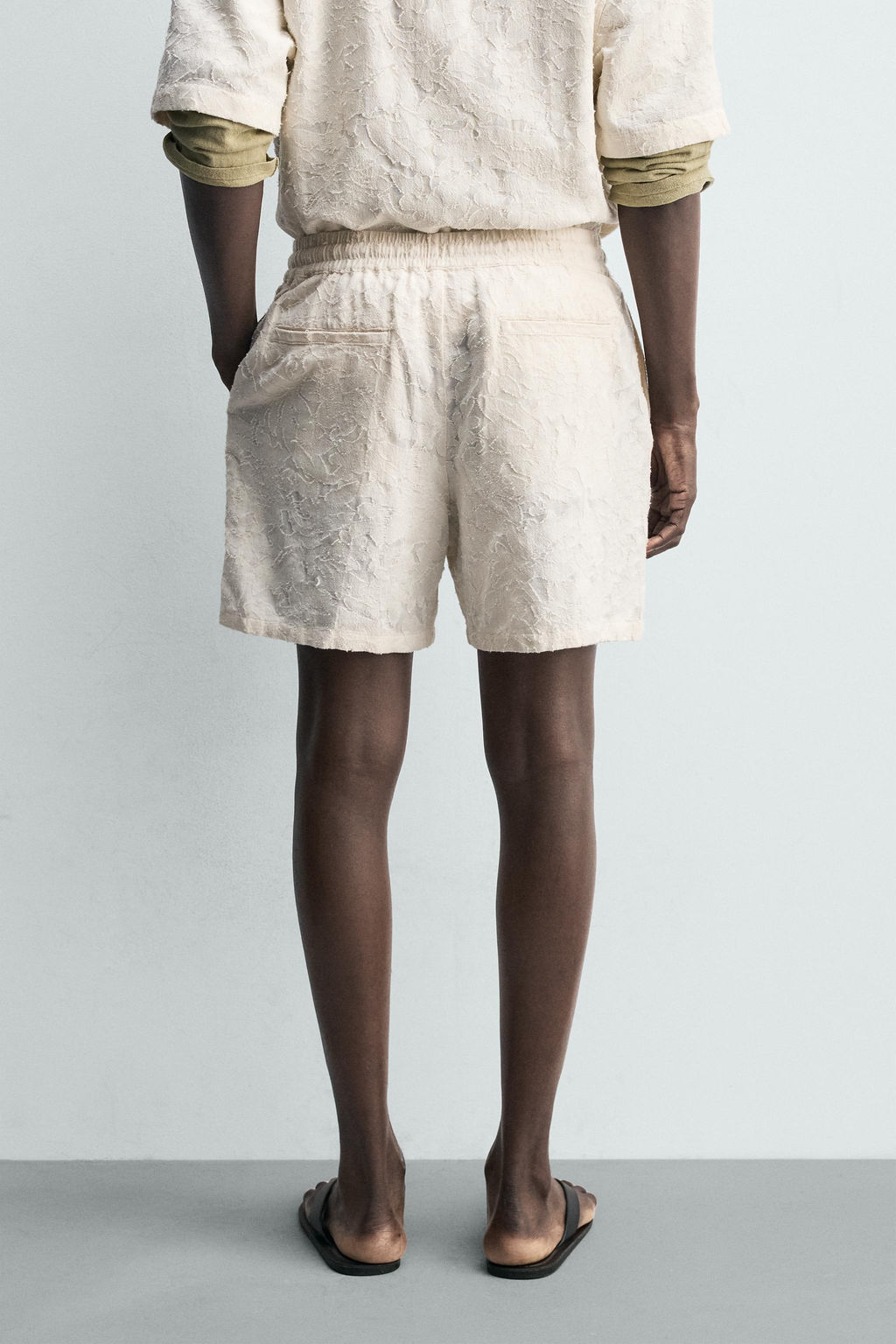 BERMUDA JACQUARD TEXTURA / Crudo