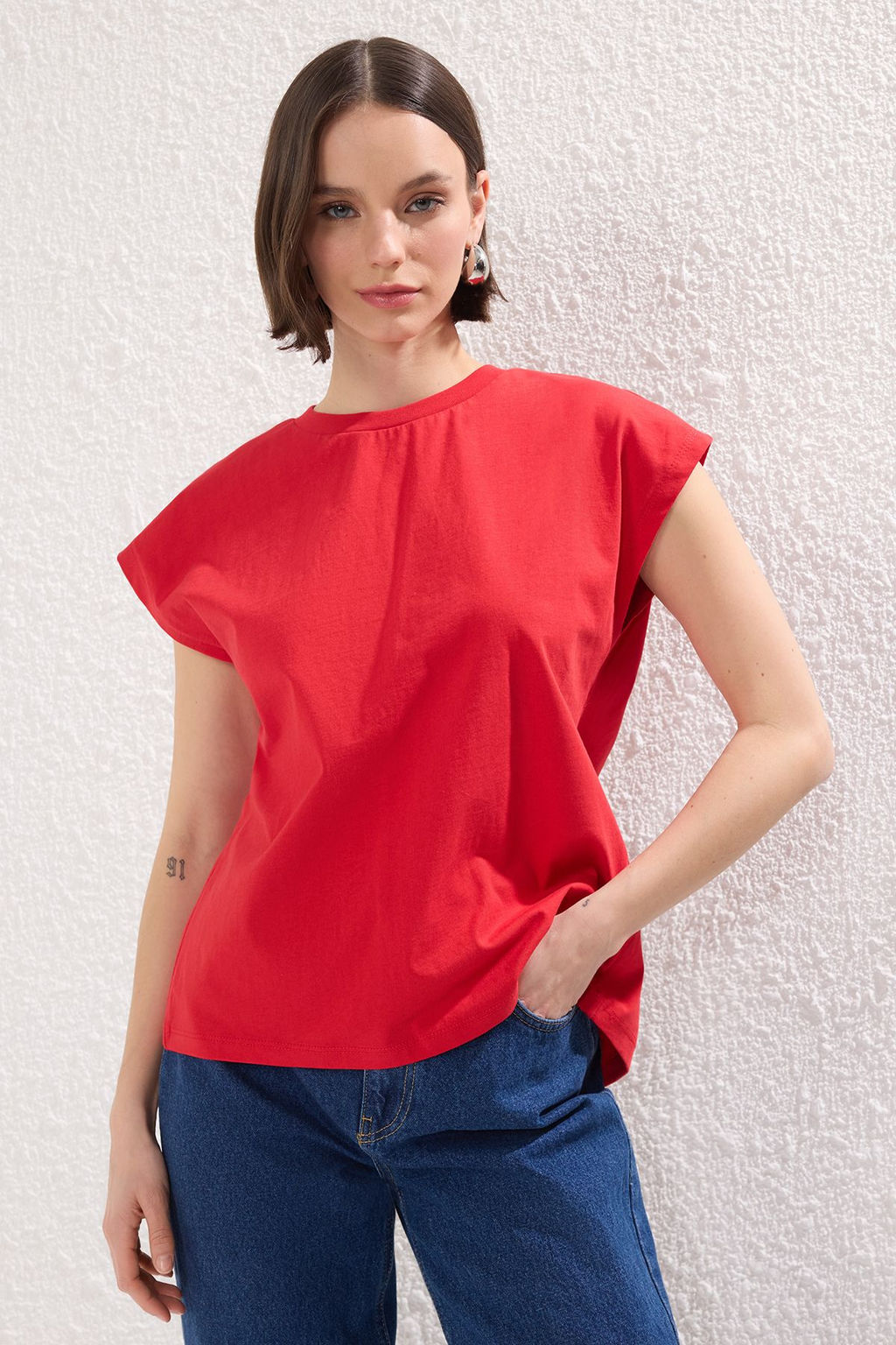 TRENDYOLMILLA Siyah %100 Pamuk Ay Kol Baglama Detayl? Bisiklet Yaka Orme T-Shirt TWOSS25TS00156  фото 2