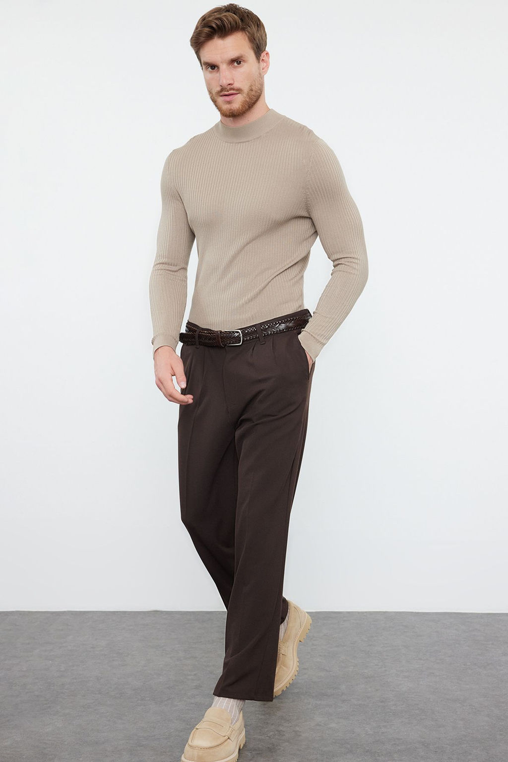 Kahverengi Pileli Klasik Baggy Fit Kumas Pantolon TMNSS24PL00024
