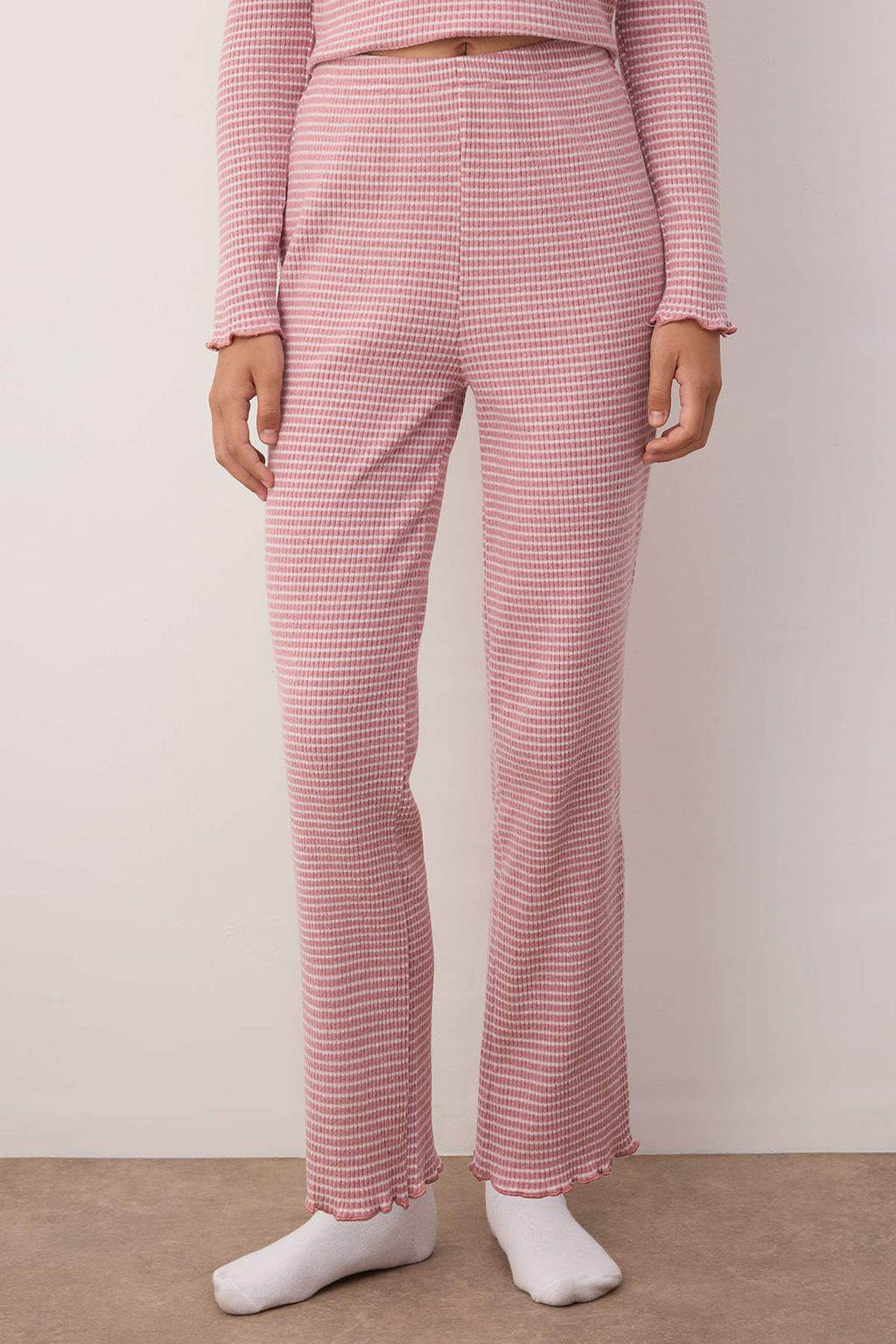 Pembe Cizgili Dantel Detayl? Fitilli Yumusak Tuse K?sl?k Orme Pijama Tak?m? THMAW26PT00056