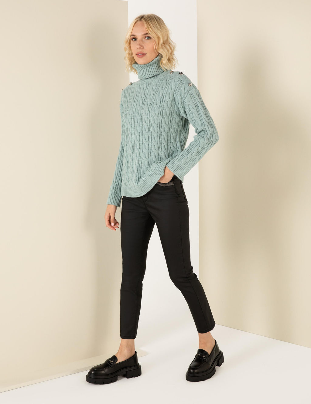 Siyah Cep Detayl_ Slim Fit Spor Pantolon