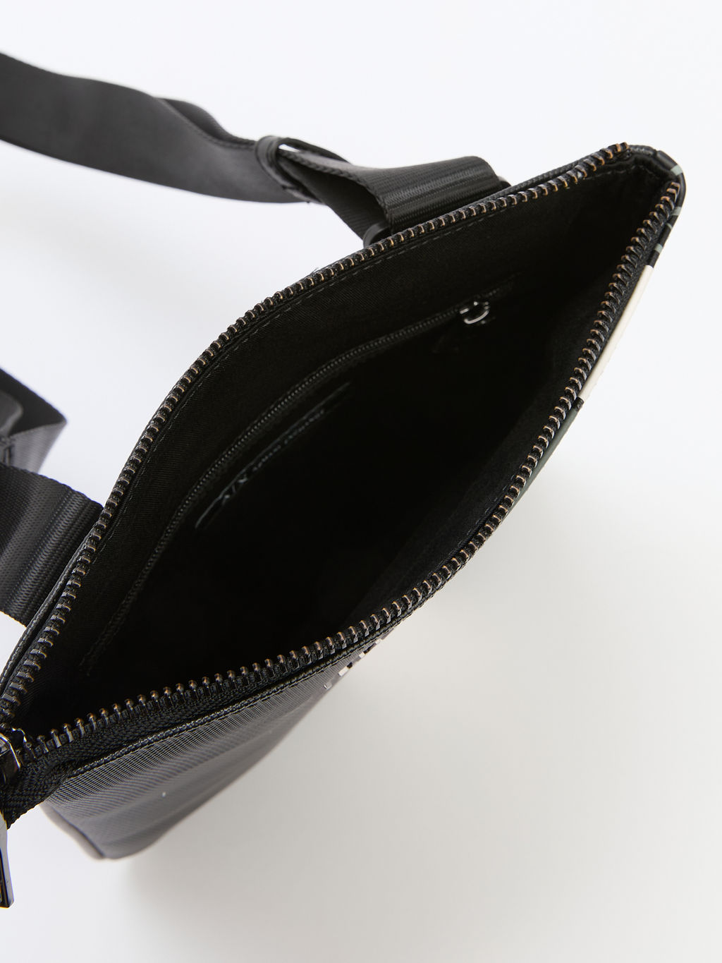 Мужская сумка через плечо ARMANI EXCHANGE Артикул 4081418, черный фото 5