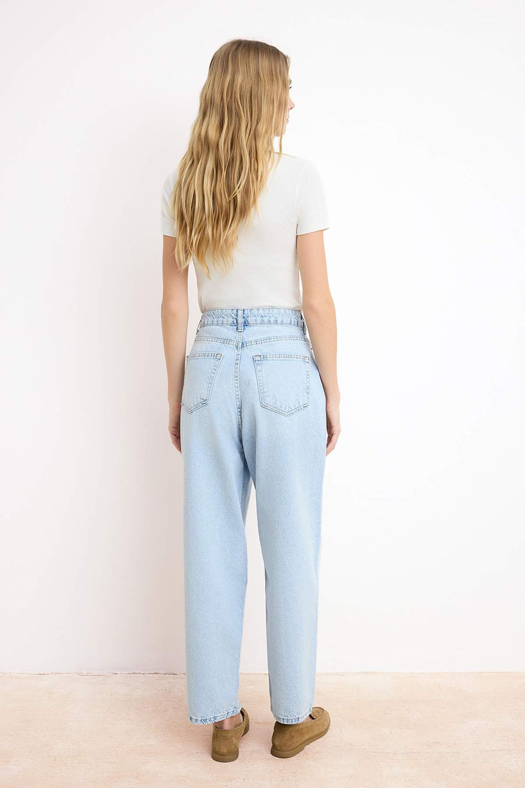Mavi Y_ksek Bel 100% Pamuk Barrel Jeans TWOSS26JE00143 - Trendyolmilla фото 5
