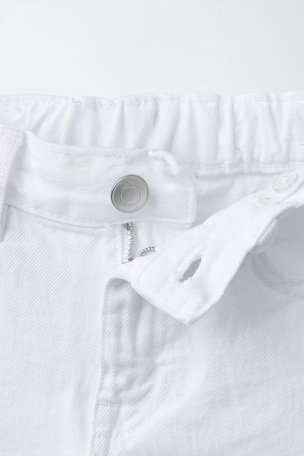 BERMUDA DENIM ROTOS / Blanco - Zara фото 2