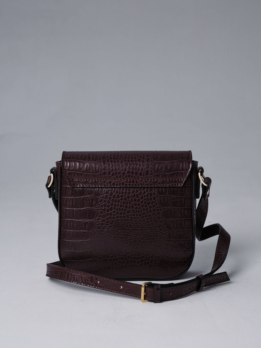 Сумка кожаная через плечо Deboro 3158 пурпур крок