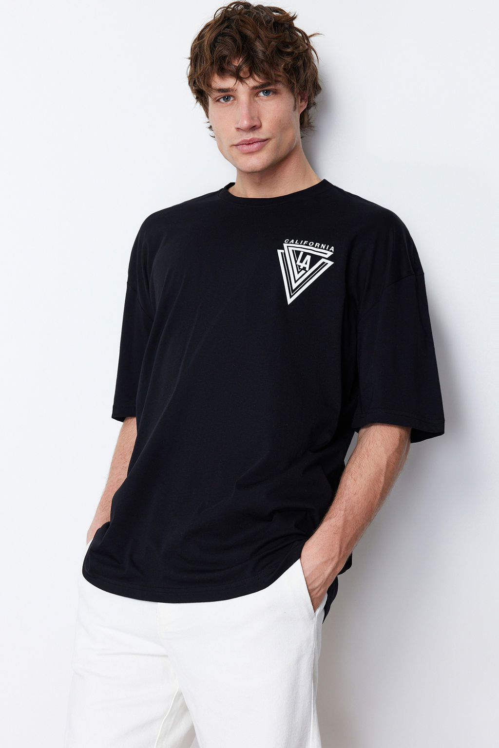 TRENDYOL MAN Oversize/Genis Kesim K?sa Kollu Sehir Bask?l? %100 Pamuklu T-Shirt TMNSS20TS1102 - Trendyolmilla фото 34