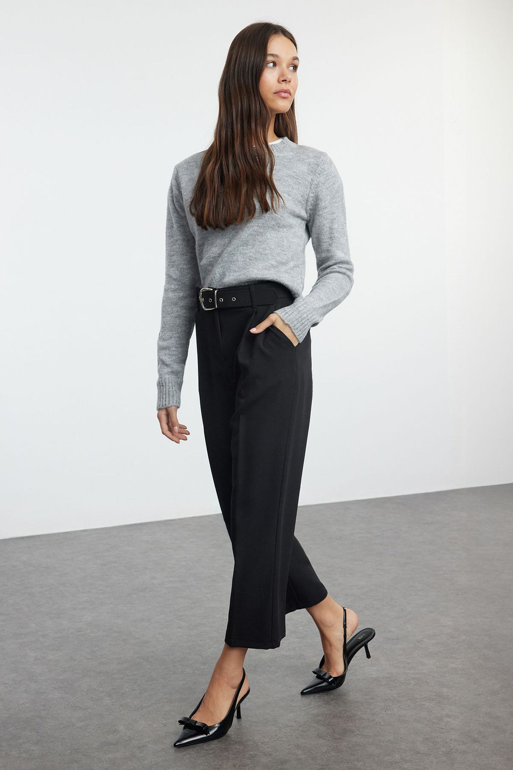 TRENDYOLMILLA Siyah Kemerli Bilek Boy Dokuma Kumas Pantolon TWOAW25PL00043 фото 2