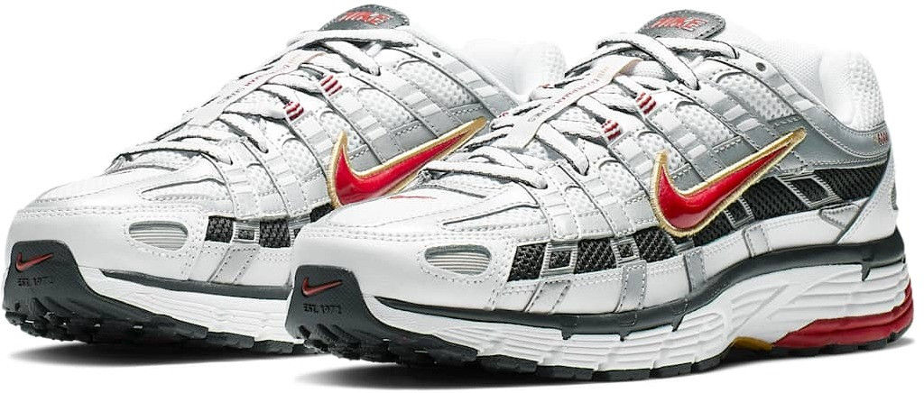 Кроссовки женские