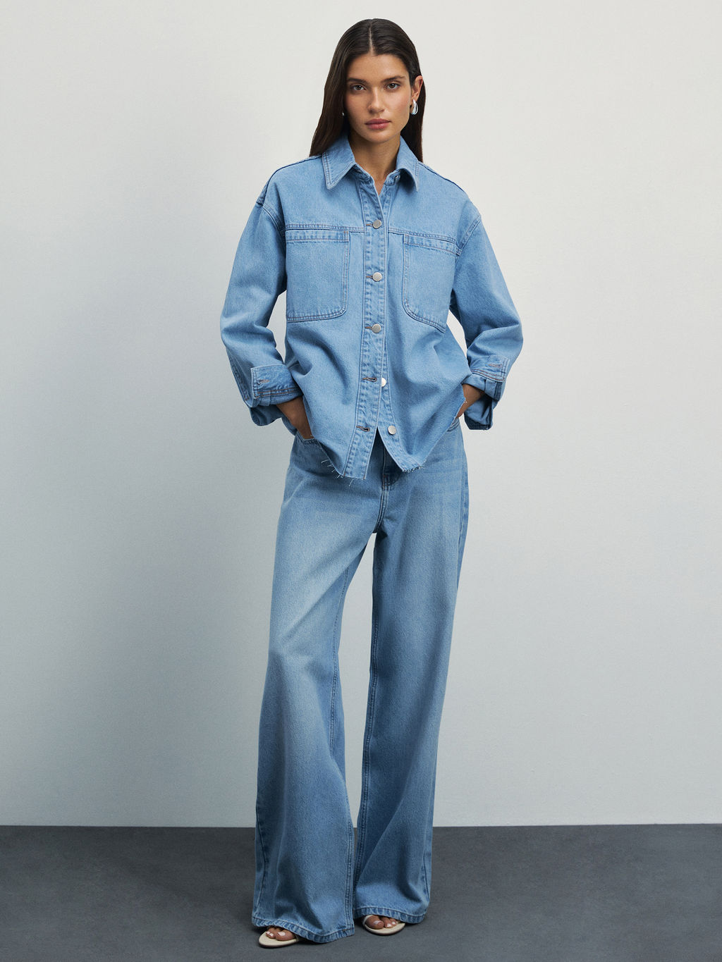 Джинсовая рубашка с карманами / Zarina  фото 2