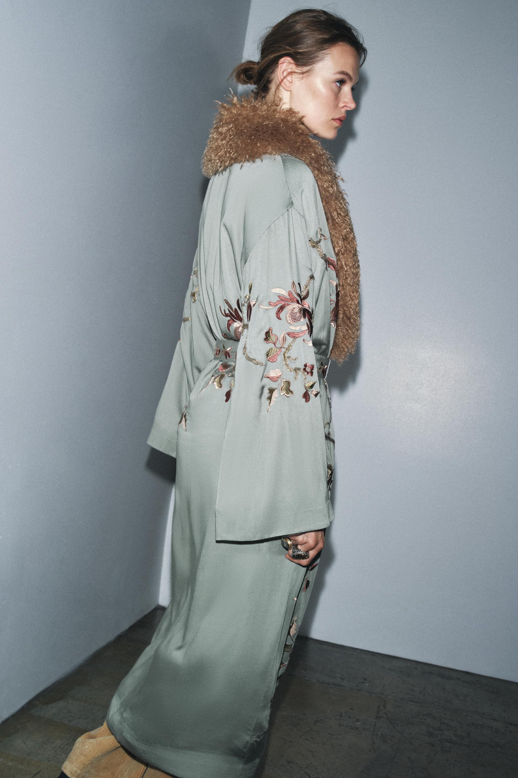 FAUX FUR COLLAR KIMONO ZW COLLECTION LIMITED EDITION - Zara фото 3