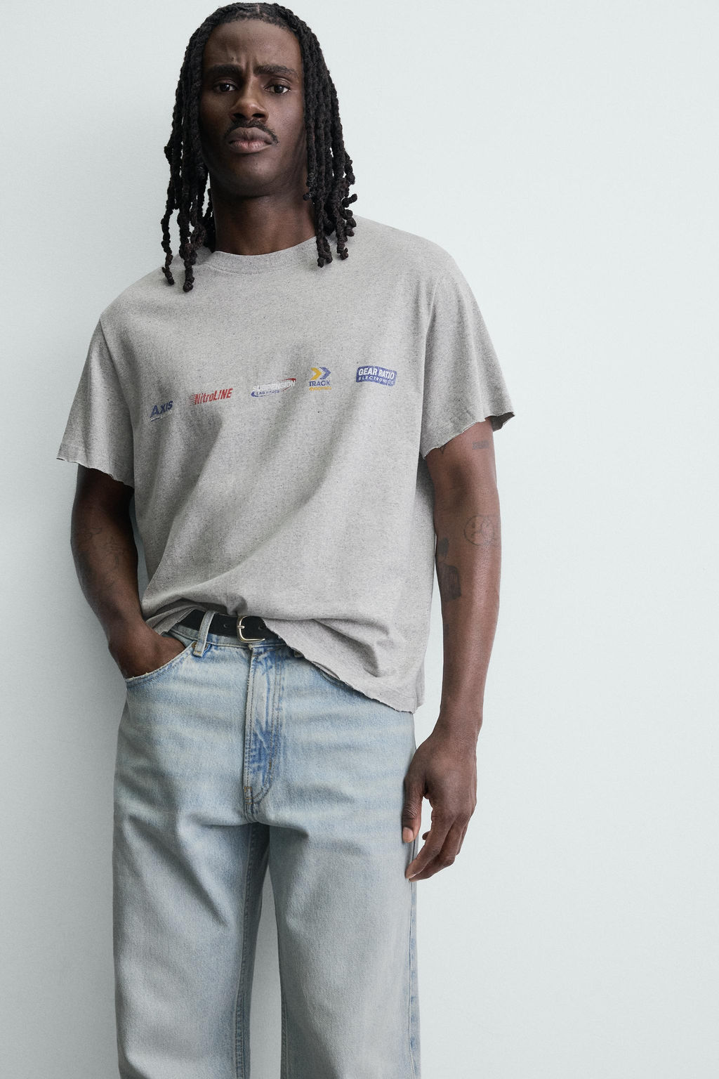 CAMISETA LAVADA GR?FICOS / Gris vigor? - Zara фото 5