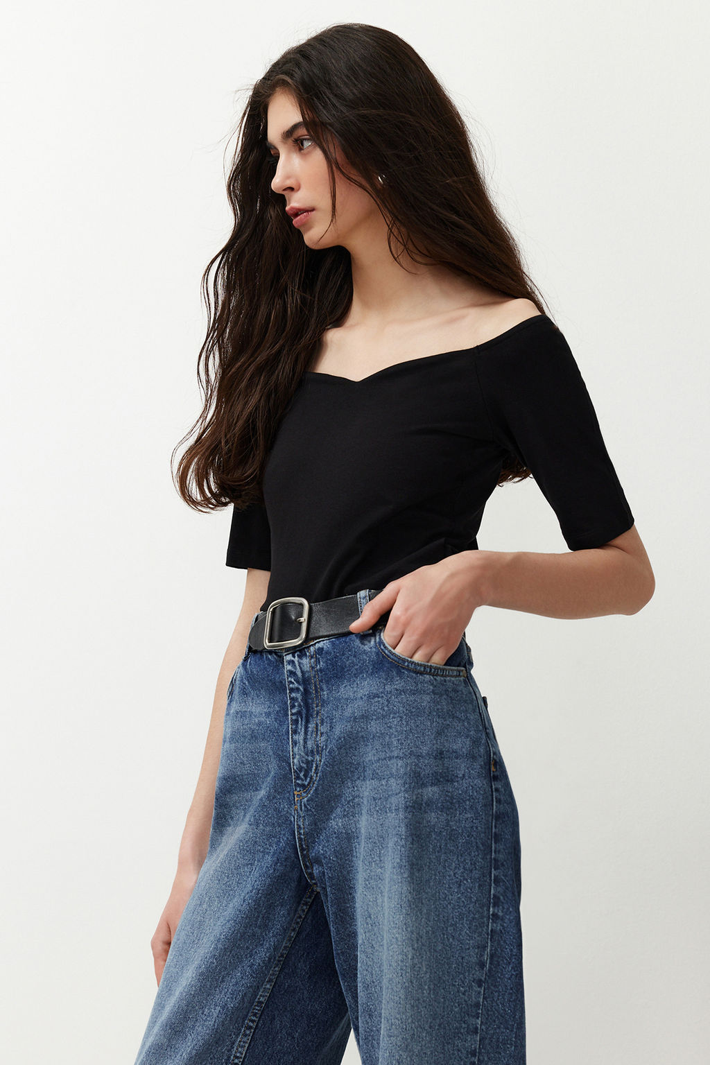 Siyah Kalp Yaka K?sa Kollu Regular/Normal Kal?p Orme Bluz TWOSS24BZ00561 - Trendyolmilla фото 2