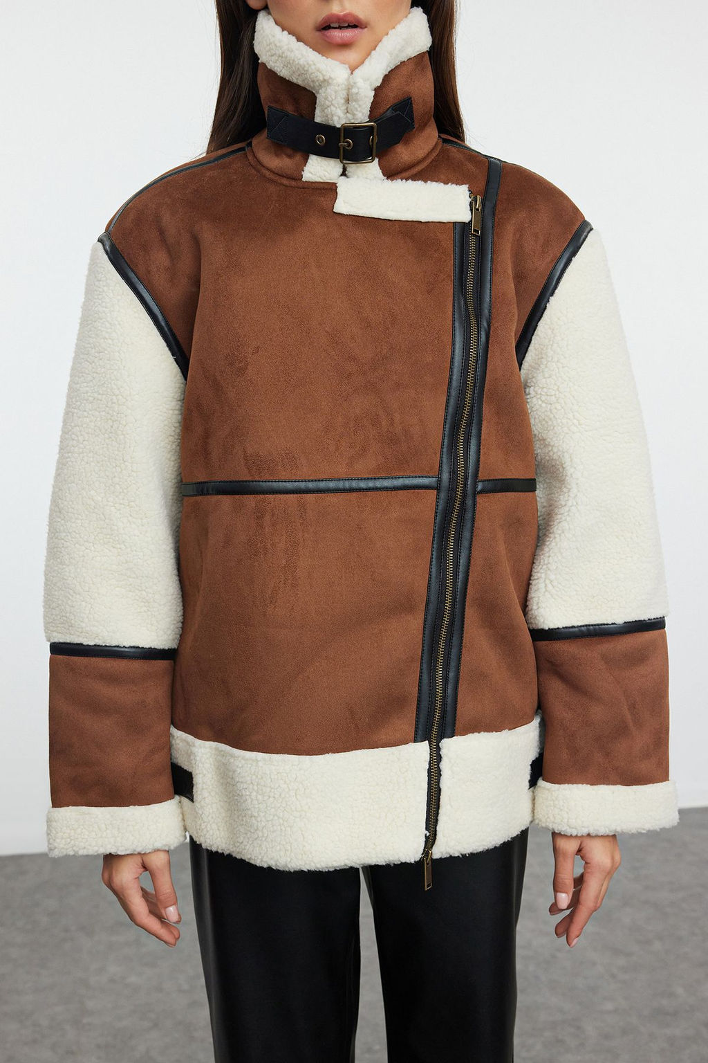 Kahverengi Regular Kal?p Pelus Detayl? Kemerli Biker Ceket Mont TWOAW25MO00049 - Trendyolmilla фото 3