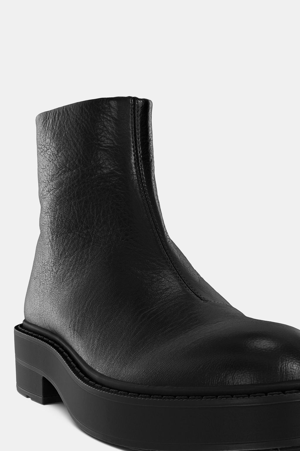 FLAT WATER-REPELLENT LEATHER ANKLE BOOTS - Zara фото 10