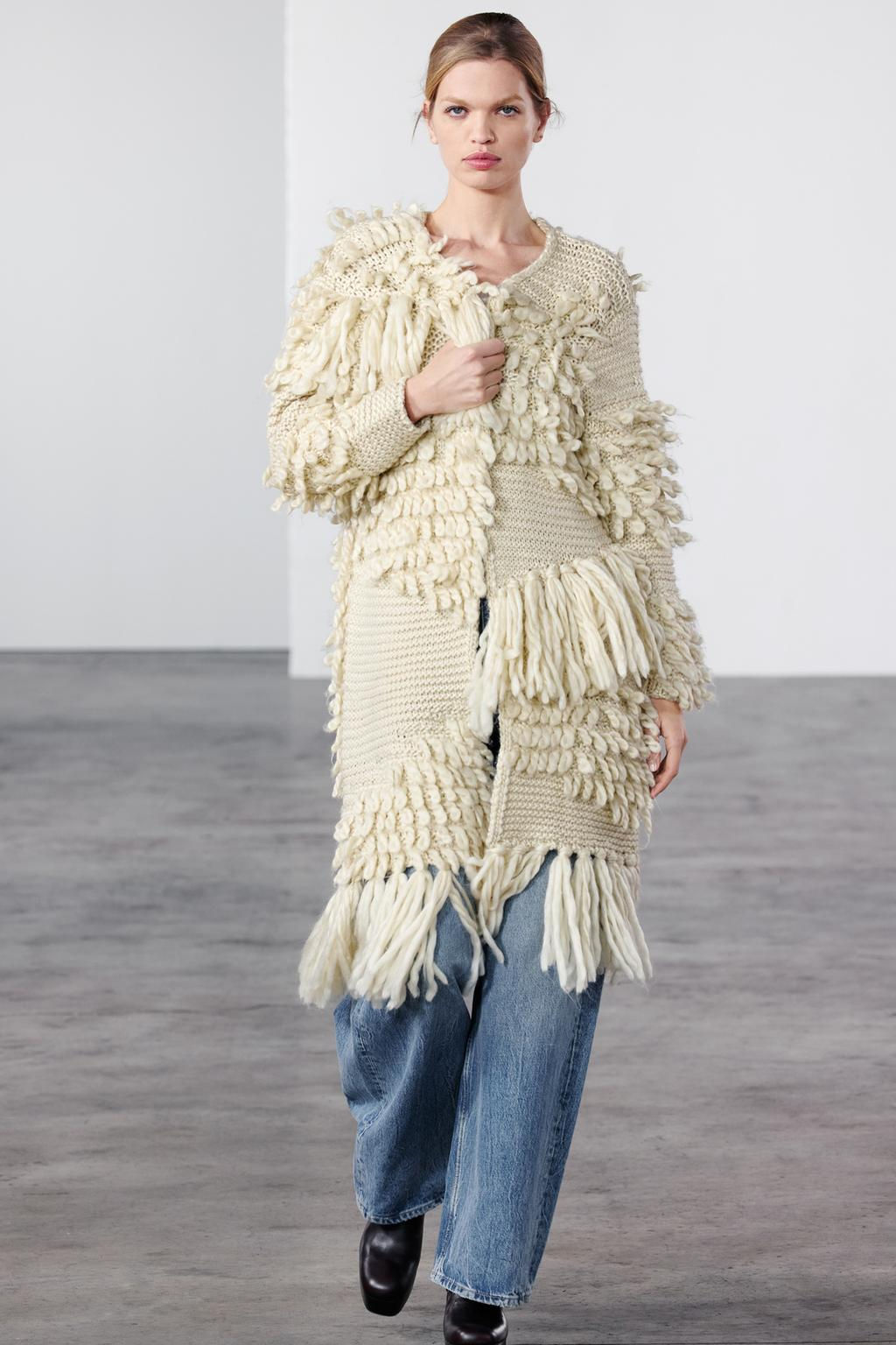 LONG FRINGED KNIT COAT - Zara фото 2